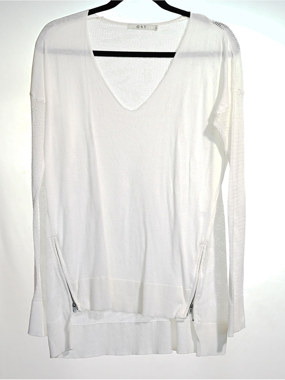 Ost White V-Neck Long Sleeve Knit Pullover with Front Zips